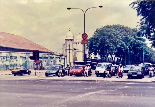View of already-demolished Pudu Jail, located along Jalan Hang Tuah (formerly Shaw Road); 1992.