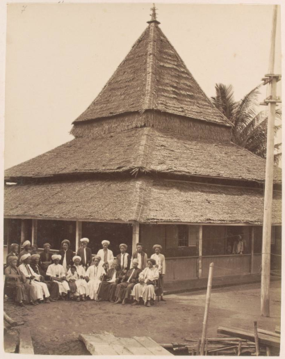 Group portrait of Muslim clerics Group portrait of Muslim clerics